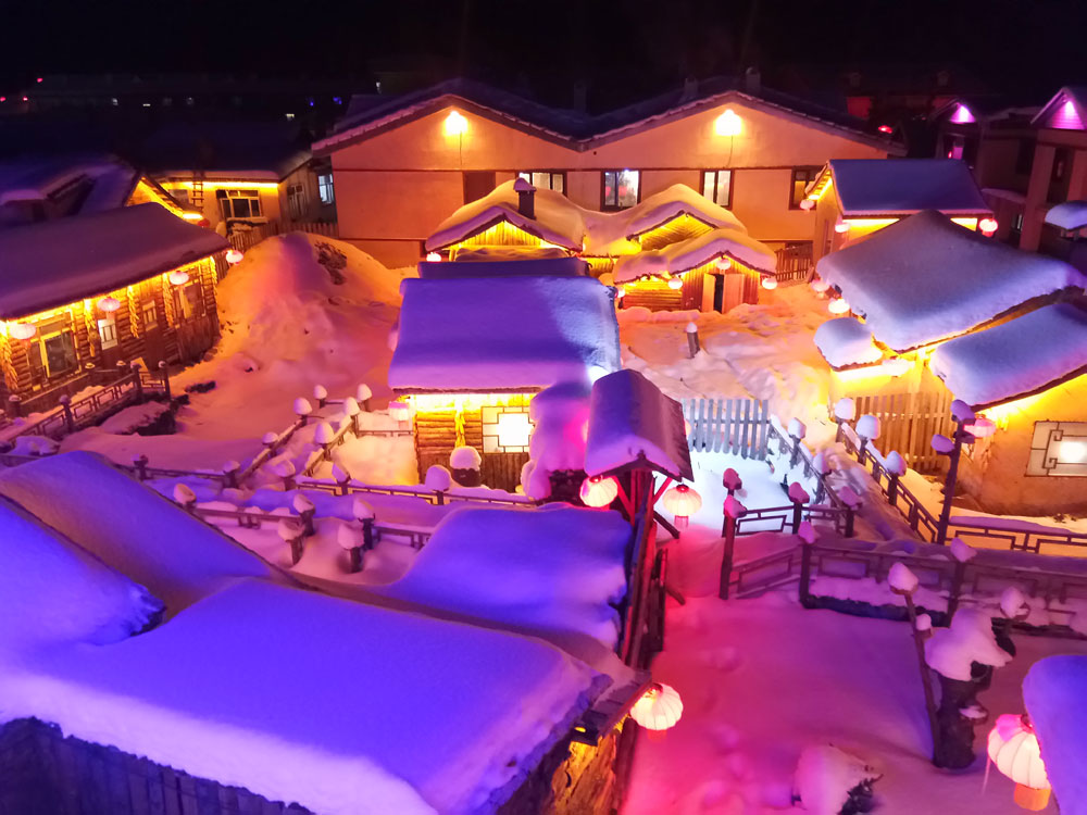 哈尔滨冰雪大世界·童话雪乡·大雪谷穿越&极地登山车·俄式家访·城堡滑雪·马拉爬犁&飞越龙江·关东民俗村·城市规划馆·中央大街自由行