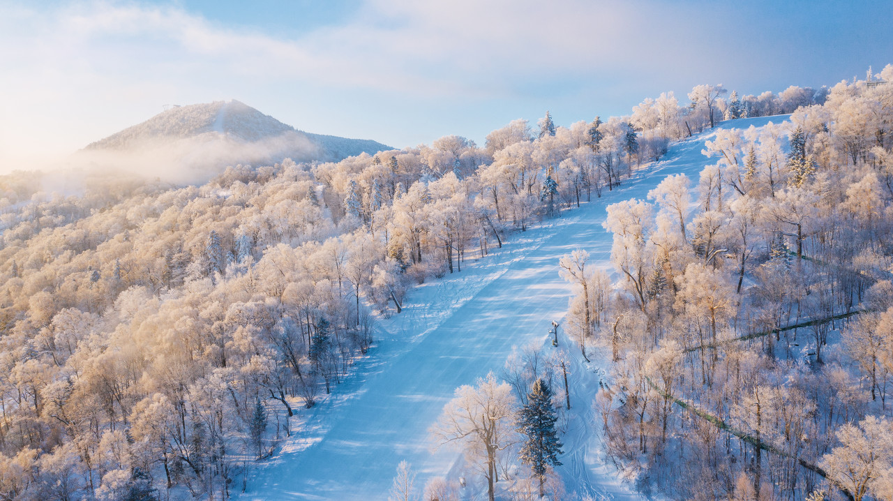 哈尔滨、中国雪乡、亚布力、冰凌谷、俄罗斯家庭狂欢冰雪双飞6日游